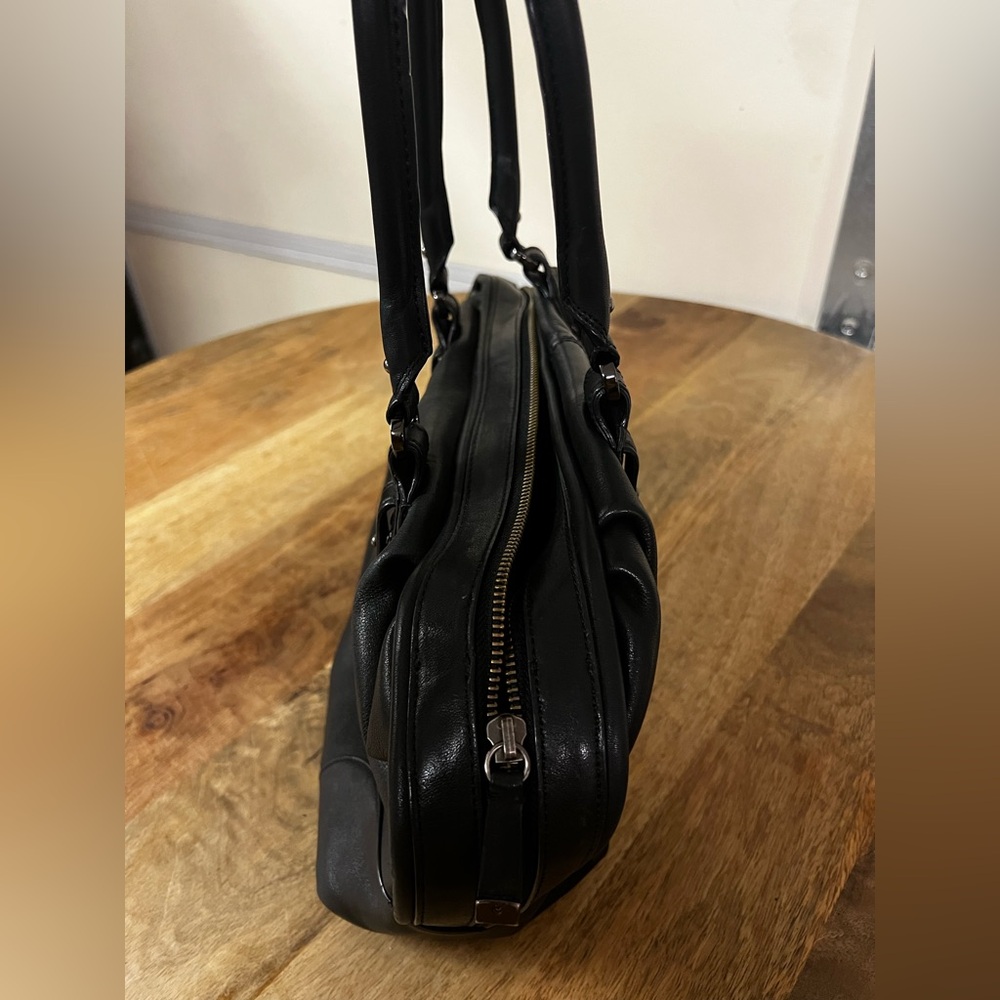 Calvin Klein Black Leather Bag with Gold Zipper - Picture 4 of 4